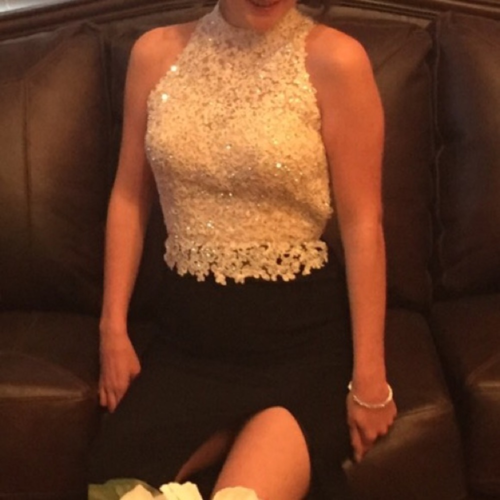 FANTASTIC PRICE!! Camille La Vie Boutique New Formal Dress - Picture 4 of 9